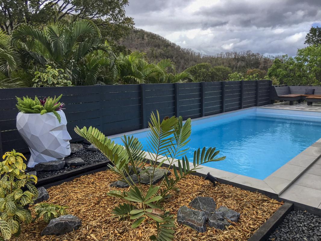 Location villa piscine Deshaies Guadeloupe_piscine