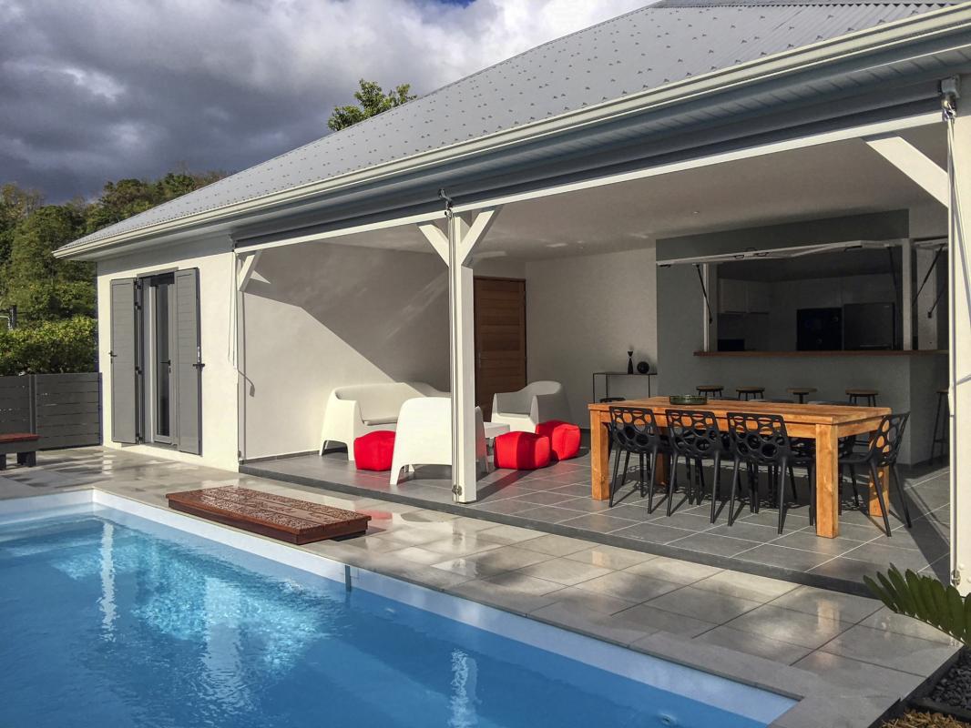 Location villa piscine Deshaies Guadeloupe_piscine