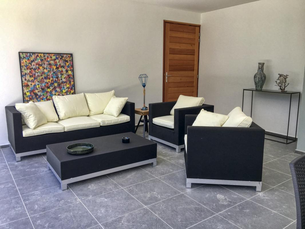 Location villa piscine Deshaies Guadeloupe_salon