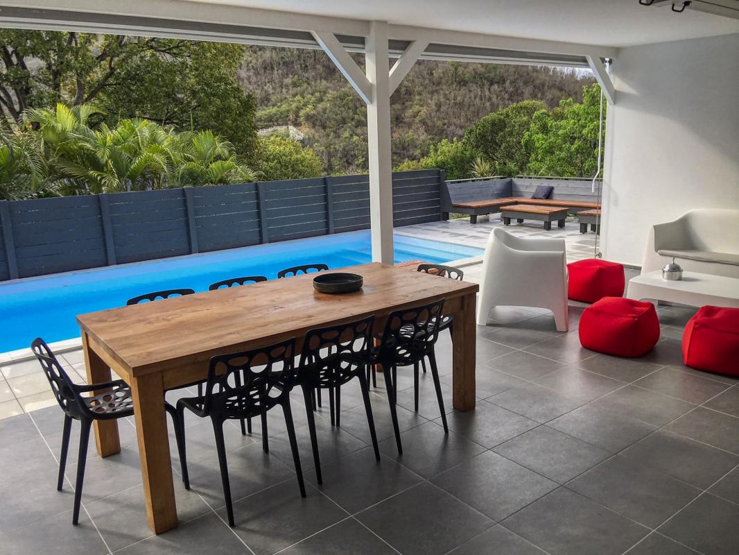 Location villa piscine Deshaies Guadeloupe_terrasse