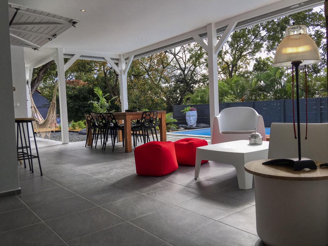 Location villa piscine Deshaies Guadeloupe_terrasse