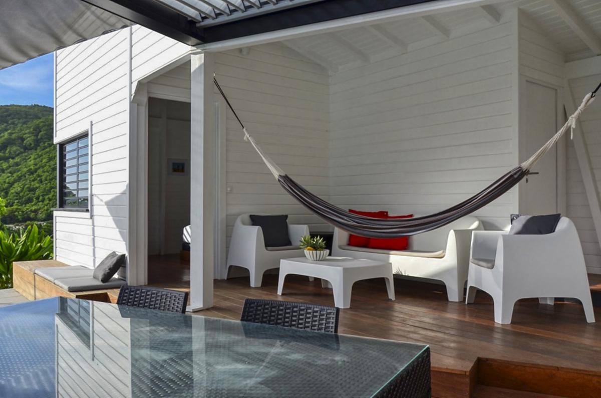 Location-villa-piscine-Deshaies-Guadeloupe_terrasse