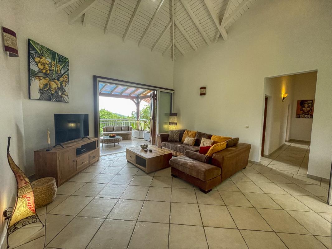 Villa avec piscine à Deshaies en Guadeloupe - Salon étage