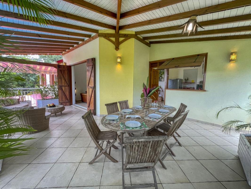 Villa avec piscine à Deshaies en Guadeloupe - Terrasse étage