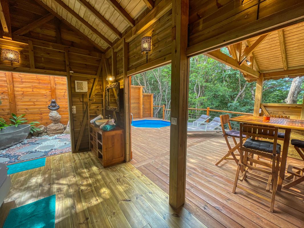 Location jungle lodge pour 4 personnes avec piscine au jardin des colibris deshaies en guadeloupe