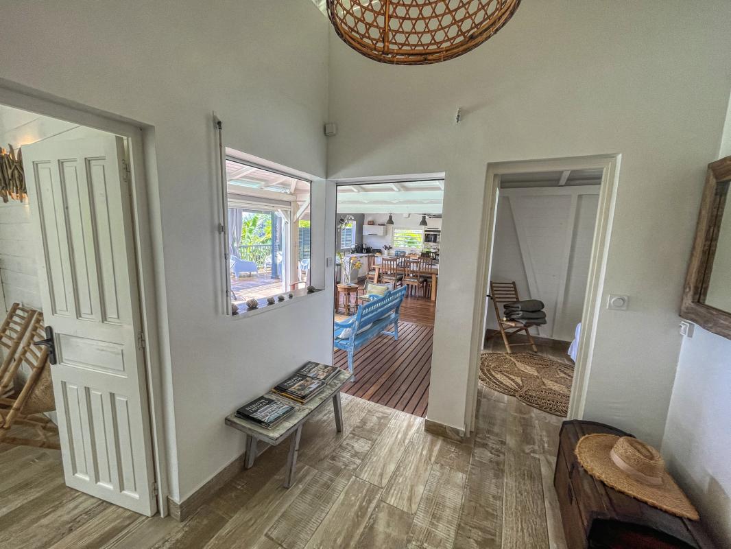 Location Villa vue mer Deshaies Guadeloupe-accès chambre