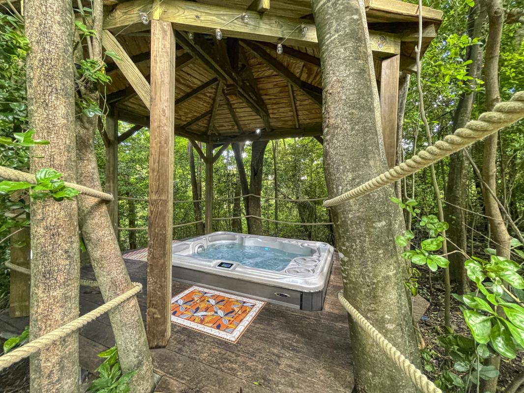A louer Bungalow 1 chambre Deshaies Guadeloupe_ Jacuzzi 
