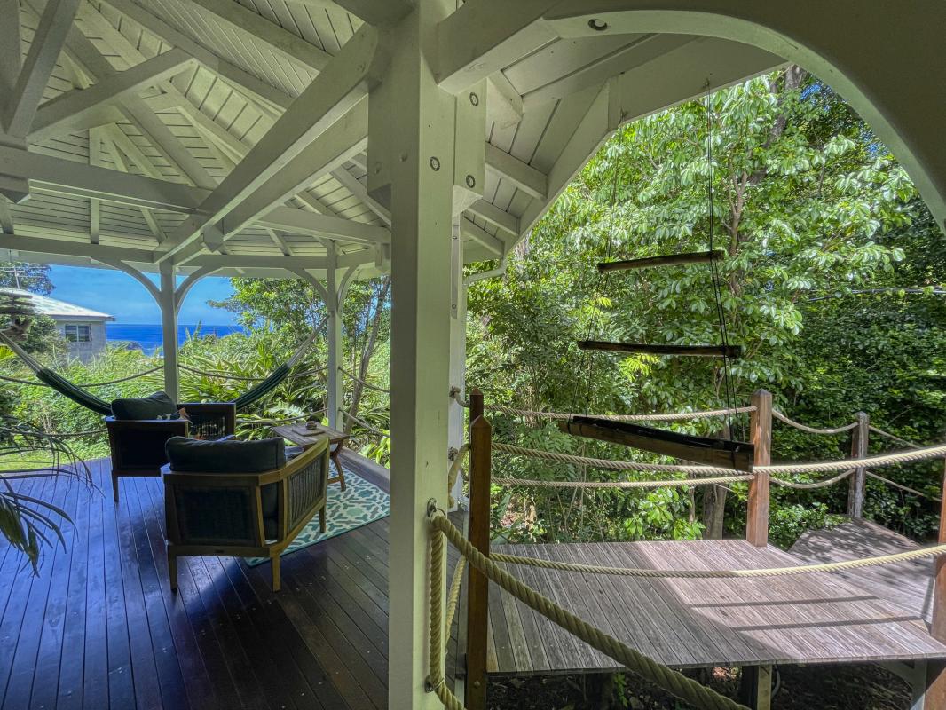 A louer Bungalow 1 chambre Deshaies Guadeloupe_ Salon 