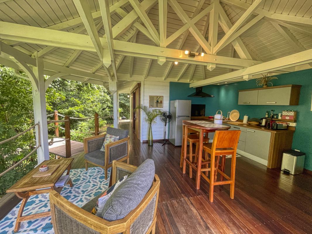 A louer Bungalow 1 chambre Deshaies Guadeloupe_ Salon