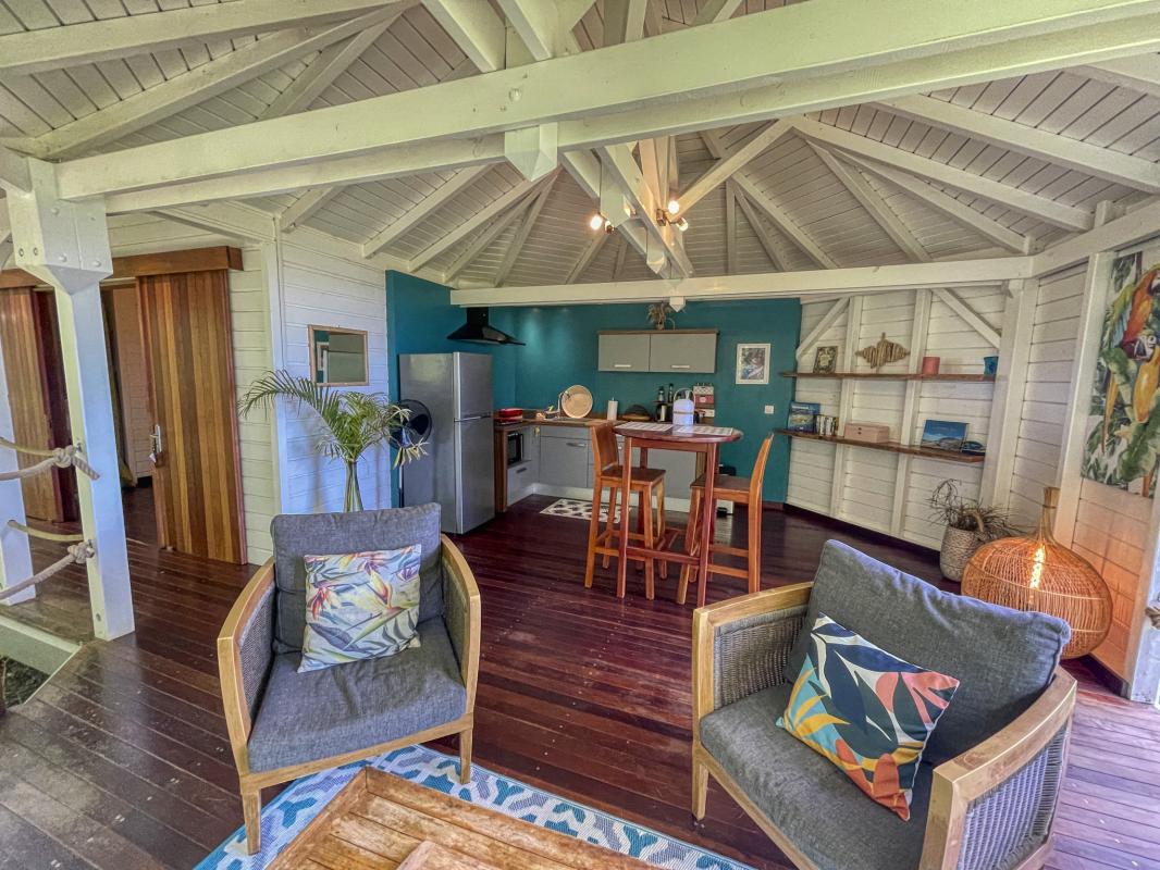 A louer Bungalow 1 chambre Deshaies Guadeloupe_ Salon 