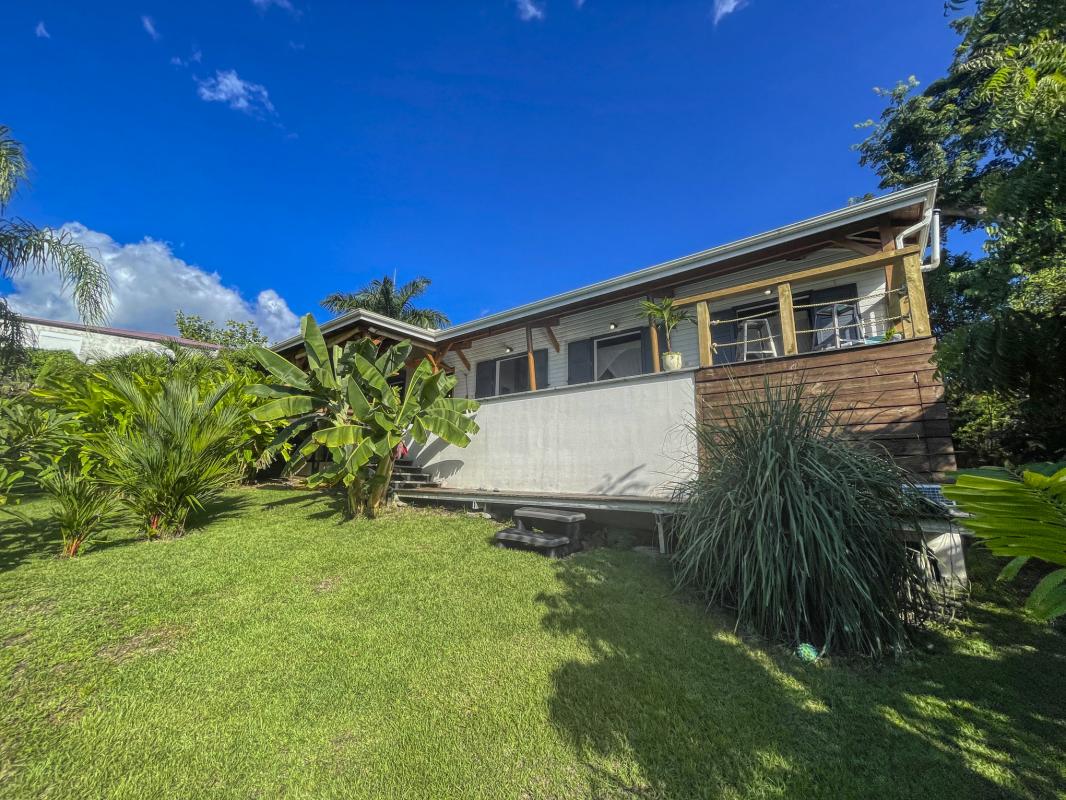 A louer villa 8 personnes Deshaies Guadeloupe_ Jardin 