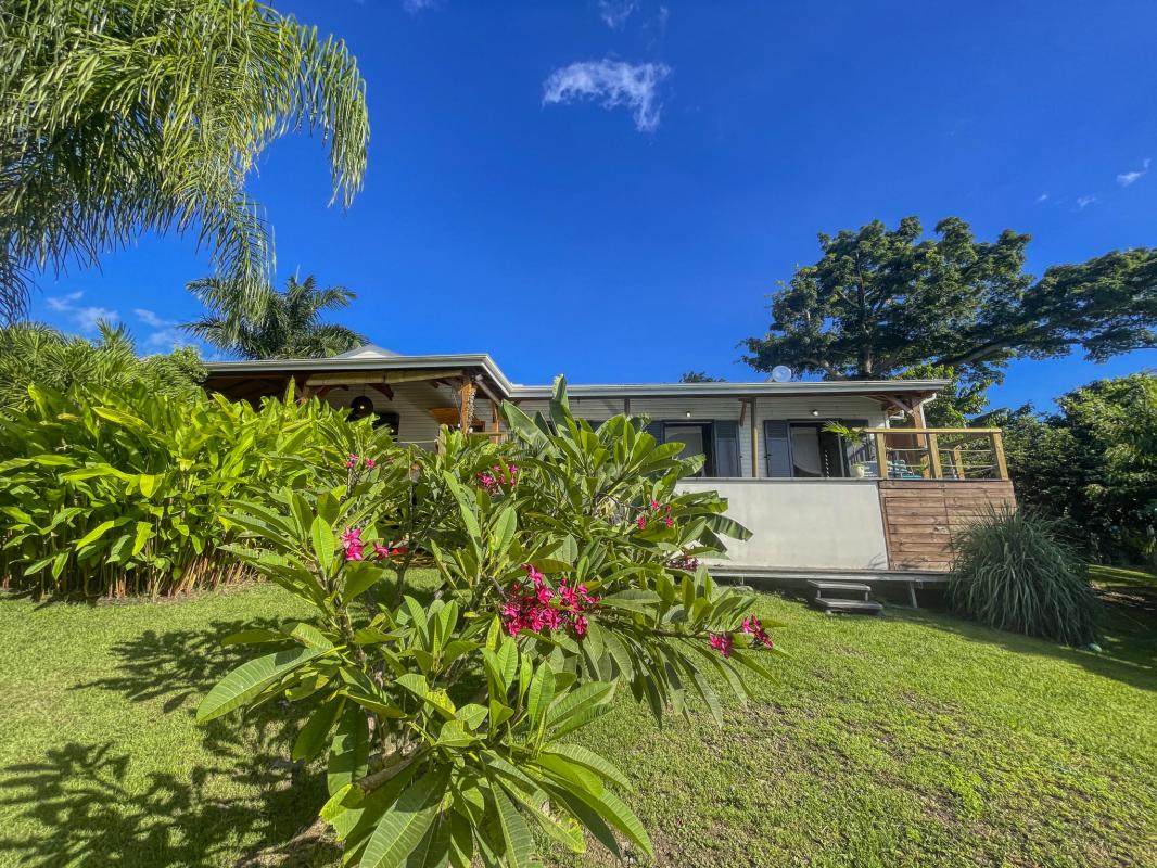 A louer villa 8 personnes Deshaies Guadeloupe_ Jardin 