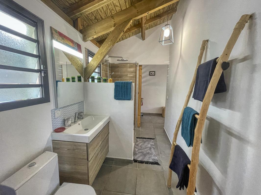 A louer villa 8 personnes Deshaies Guadeloupe_ Salle d'eau 