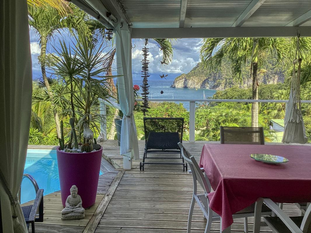 Location villa Desahies Guadeloupe piscine et vue mer-terrasse