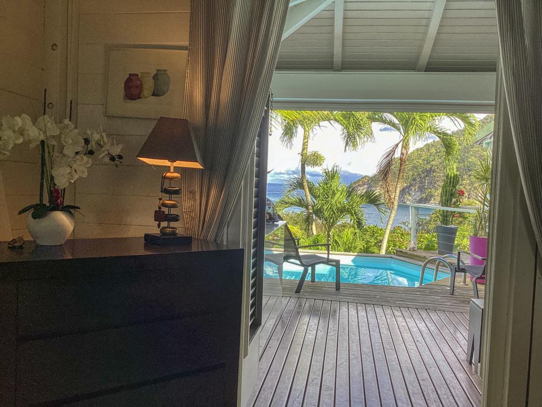 Location Villa Deshaies Guadeloupe piscine vue mer - chambre 1
