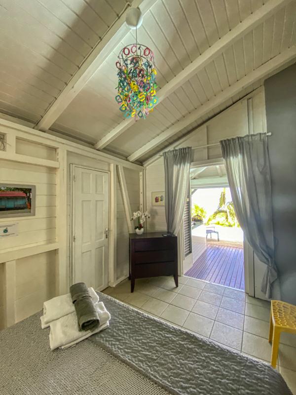 Location Villa Deshaies Guadeloupe piscine vue mer - chambre 2