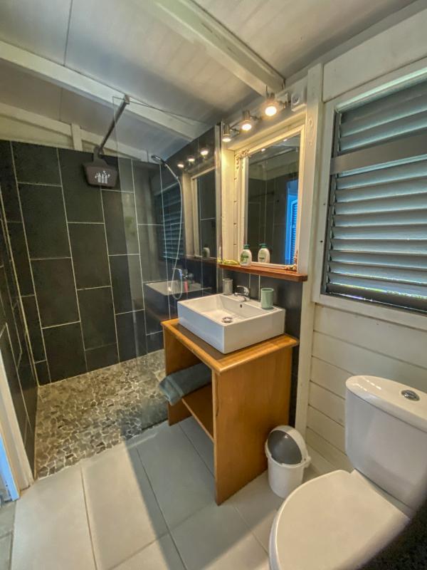 Location Villa Deshaies Guadeloupe piscine vue mer - chambre 2