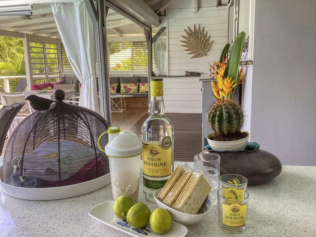 Location Villa Deshaies Guadeloupe piscine vue mer - terrasse
