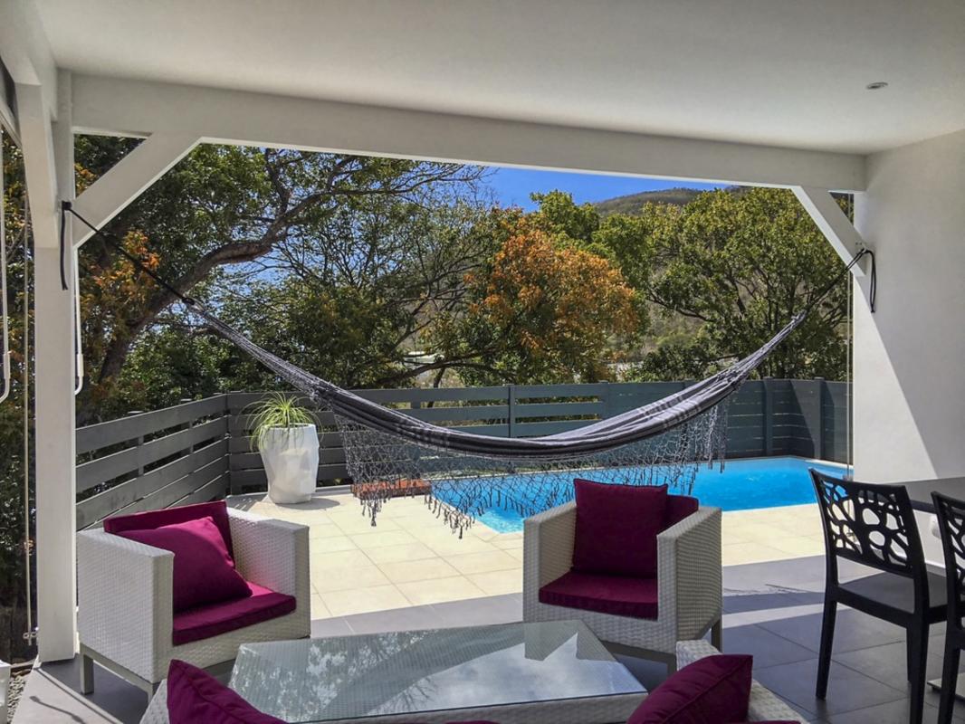 Location villa piscine Deshaies Guadeloupe_terrasse