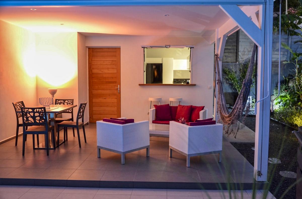 Location villa piscine Deshaies Guadeloupe_terrasse