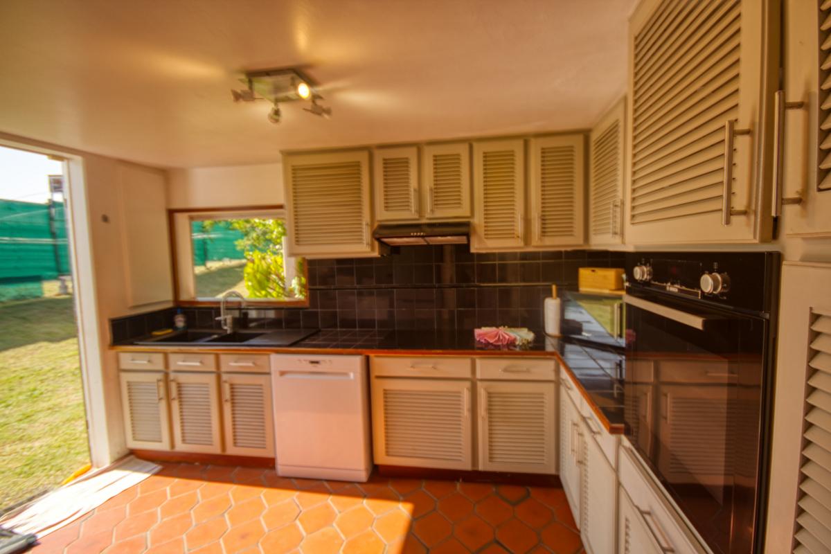 Location villa Guadeloupe Le Gosier 4 chambres 11 personnes vue et accés mer et piscine 