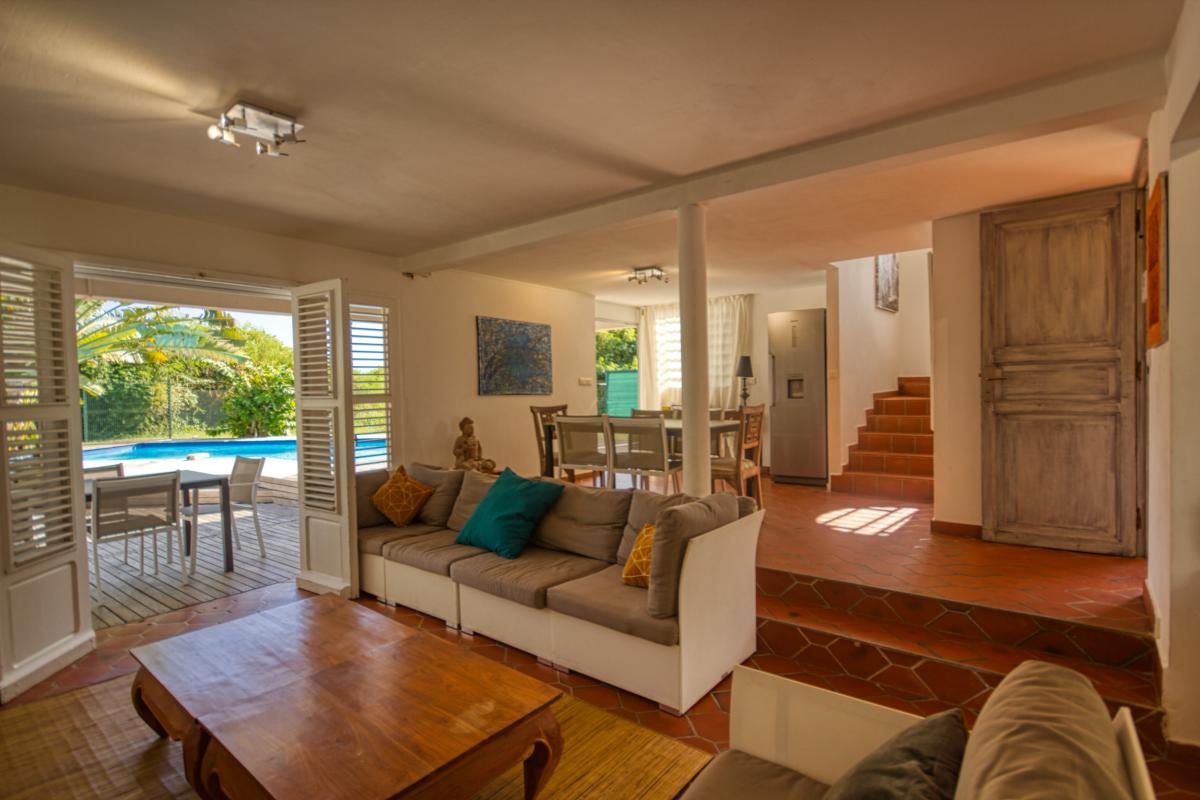 Location villa Guadeloupe Le Gosier 4 chambres 11 personnes vue et accés mer et piscine 