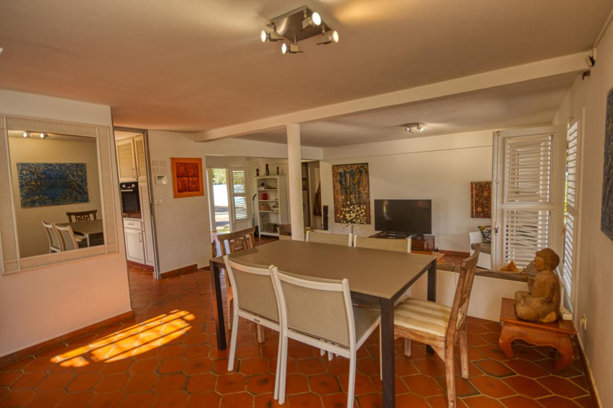 Location villa Guadeloupe Le Gosier 4 chambres 11 personnes vue et accés mer et piscine 