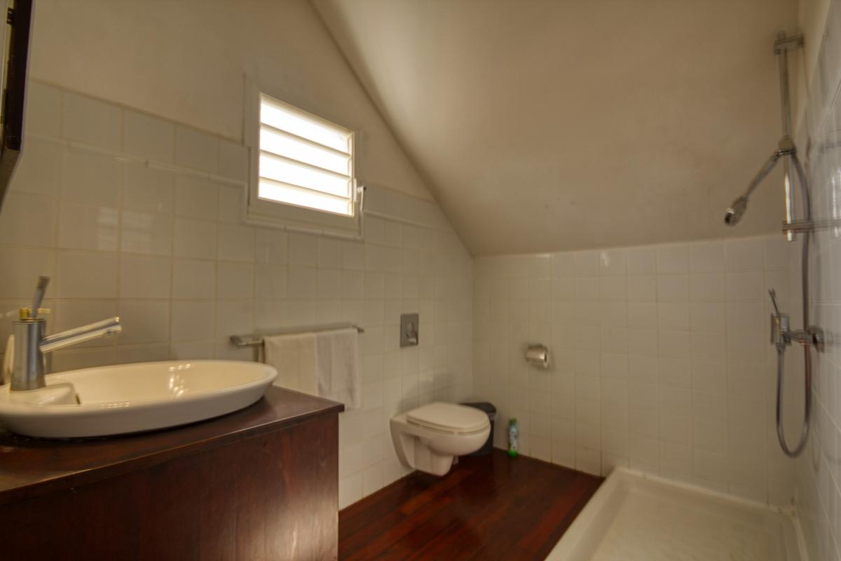 Location villa Guadeloupe Le Gosier 4 chambres 11 personnes vue et accès mer et piscine 