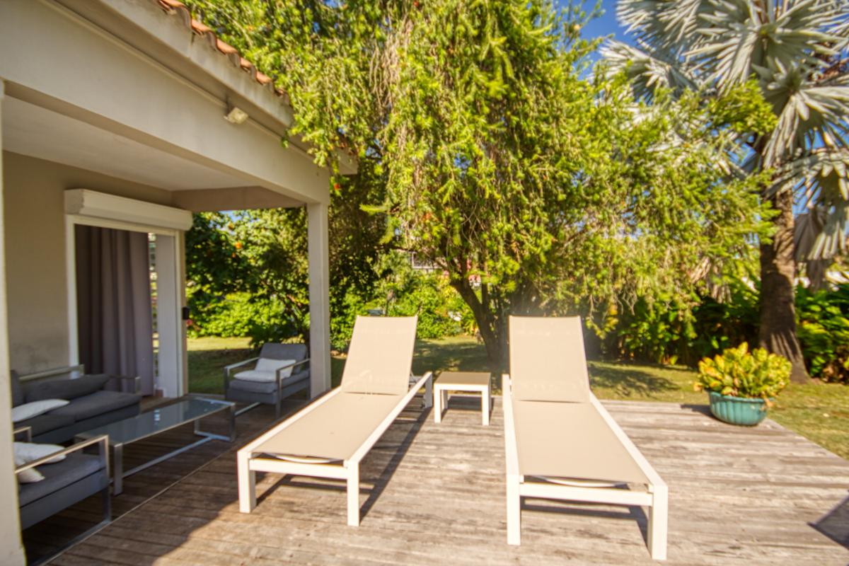 Location villa Guadeloupe Le Gosier 4 chambres 11 personnes vue et accès mer et piscine 