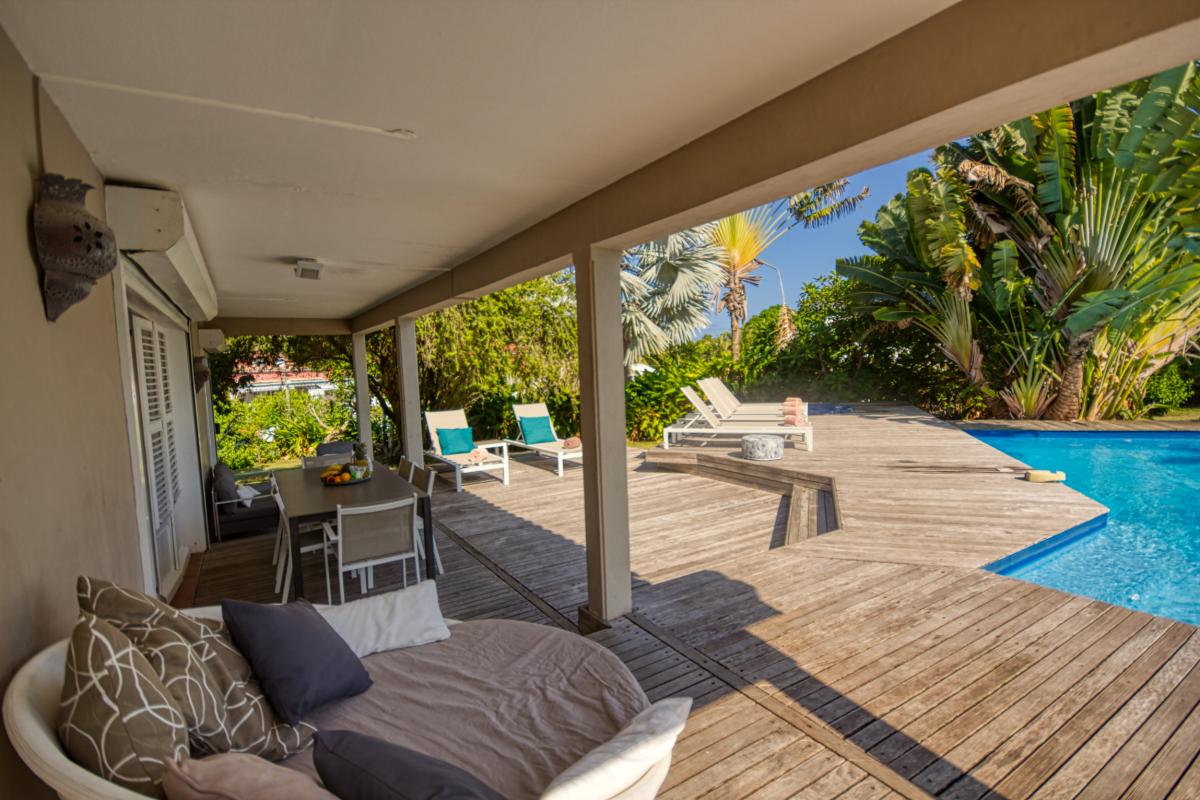 Location villa Guadeloupe Le Gosier 4 chambres 11 personnes vue et accés mer et piscine 