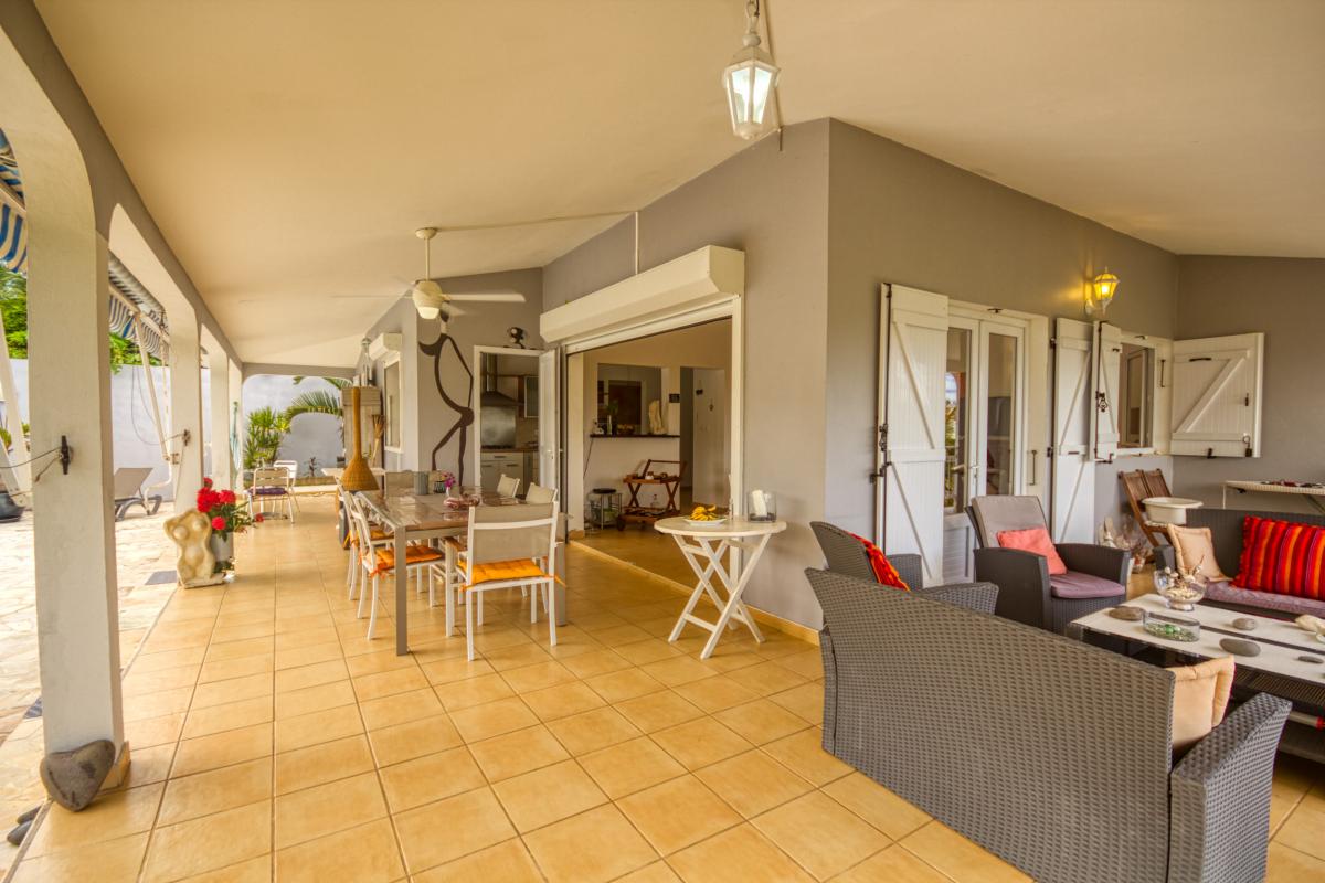 Location Villa Guadeloupe le gosier 3 chambres pour 6 personnes avec piscine et vue mer 