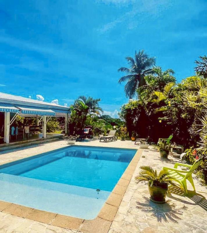 Location Villa Guadeloupe le gosier 3 chambres pour 6 personnes avec piscine et vue mer 