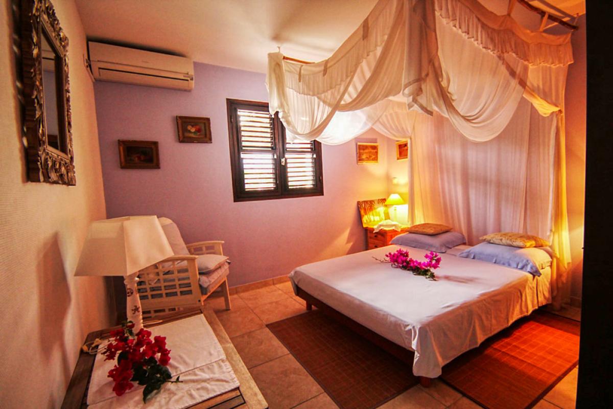 Rental villa with swimming pool and sea view - the bedroom 1 