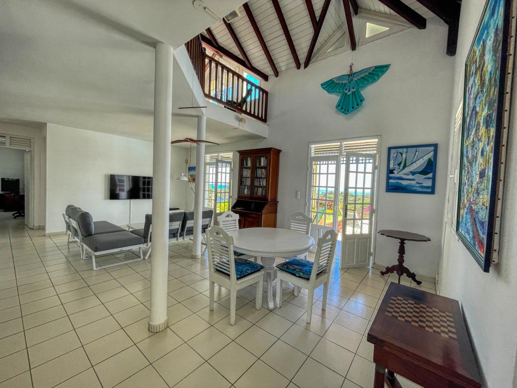 A louer villa 4 chambre 8 personnes piscine vue mer secteur Dampierre Le Gosier Guadeloupe - piece a vivre