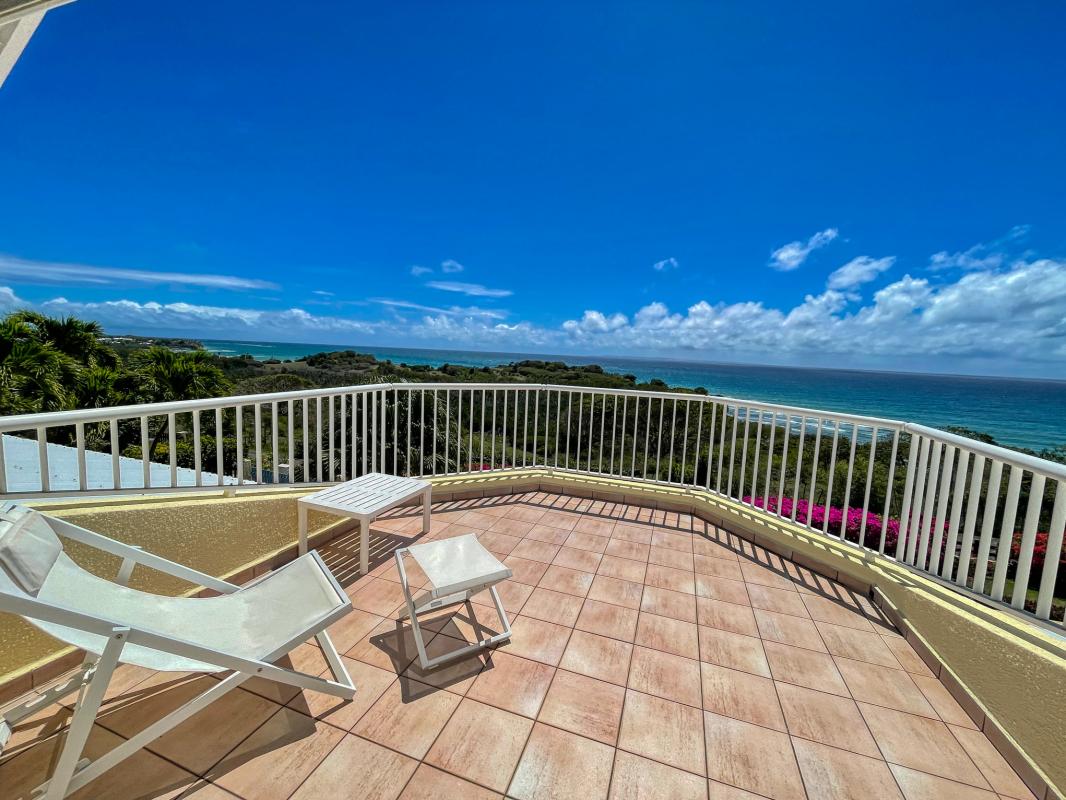 A louer villa 4 chambre 8 personnes piscine vue mer secteur Dampierre Le Gosier Guadeloupe -terrasse haut