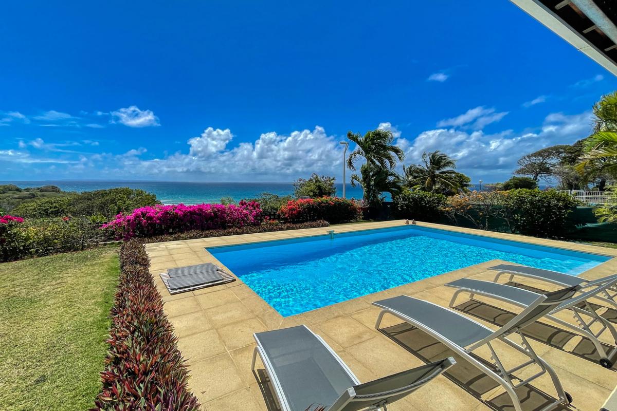 A louer villa 4 chambre 8 personnes piscine vue mer secteur Dampierre Le Gosier Guadeloupe - terrasse vue mer.