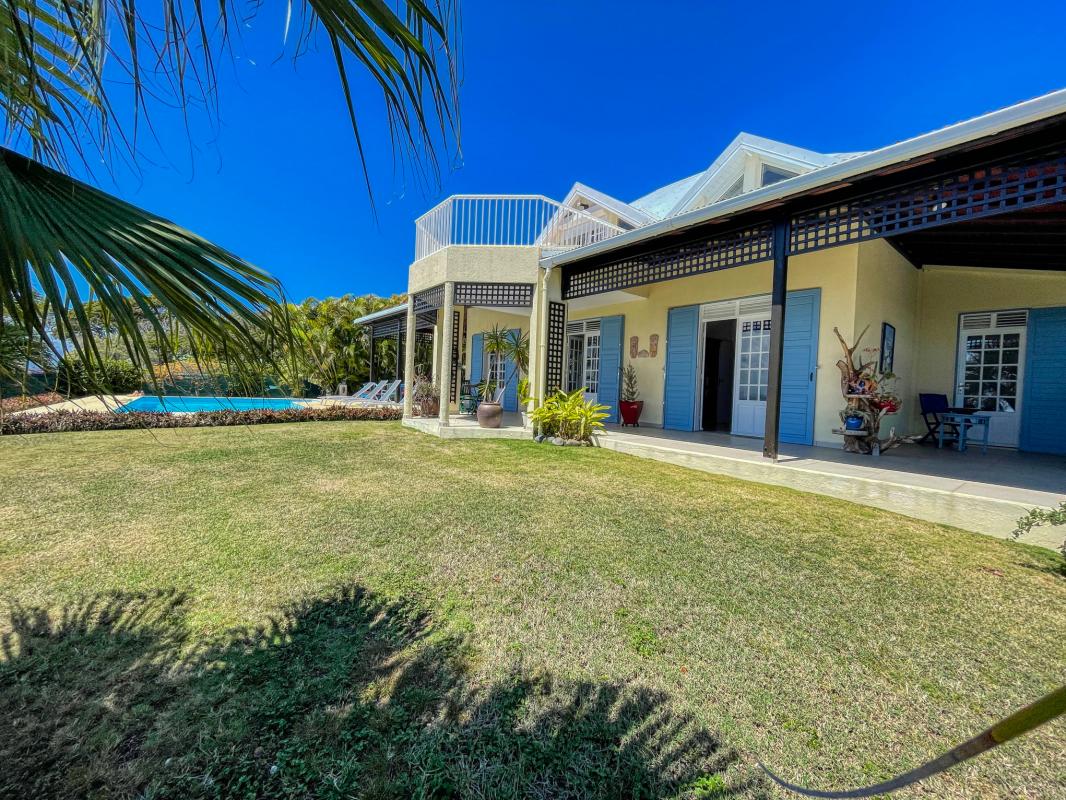 A louer villa 4 chambre 8 personnes piscine vue mer secteur Dampierre Le Gosier Guadeloupe - vue d'ensemble 2