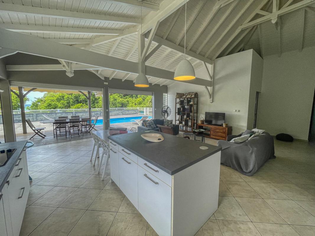 Location villa 7 personnes avec piscine au Gosier Guadeloupe_cuisine