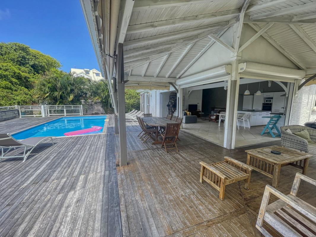 Location villa 7 personnes avec piscine au Gosier Guadeloupe_terrasse