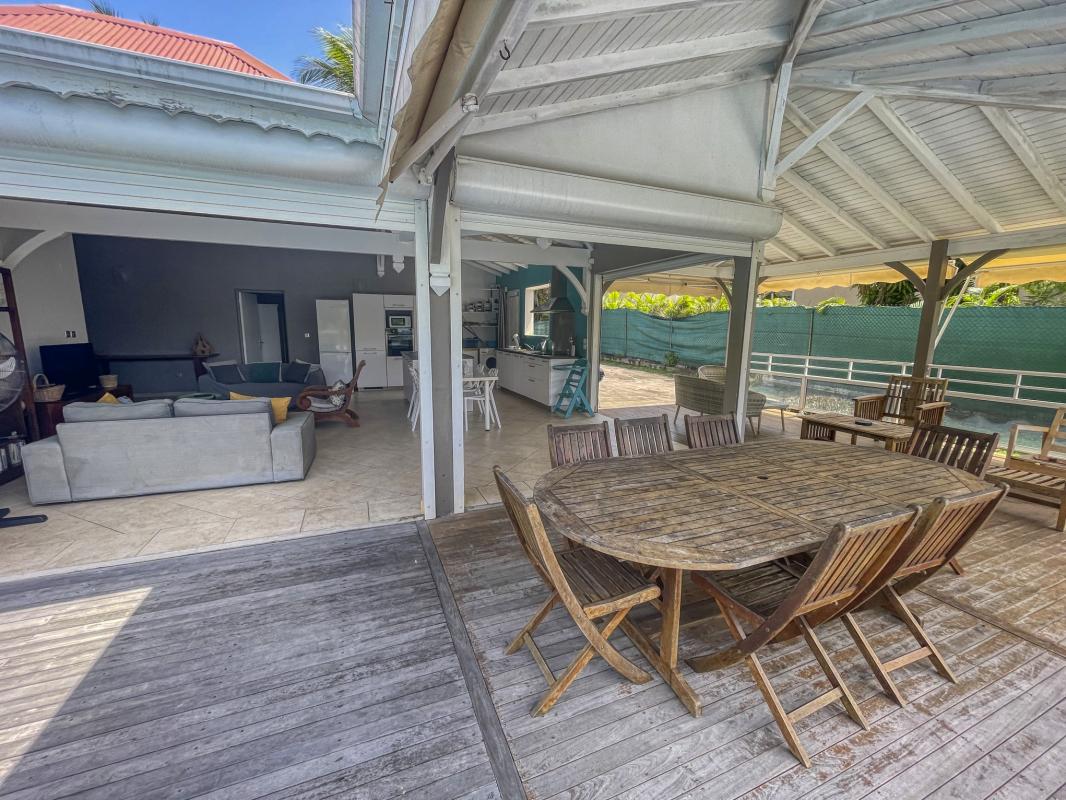 Location villa 7 personnes avec piscine au Gosier Guadeloupe_terrasse