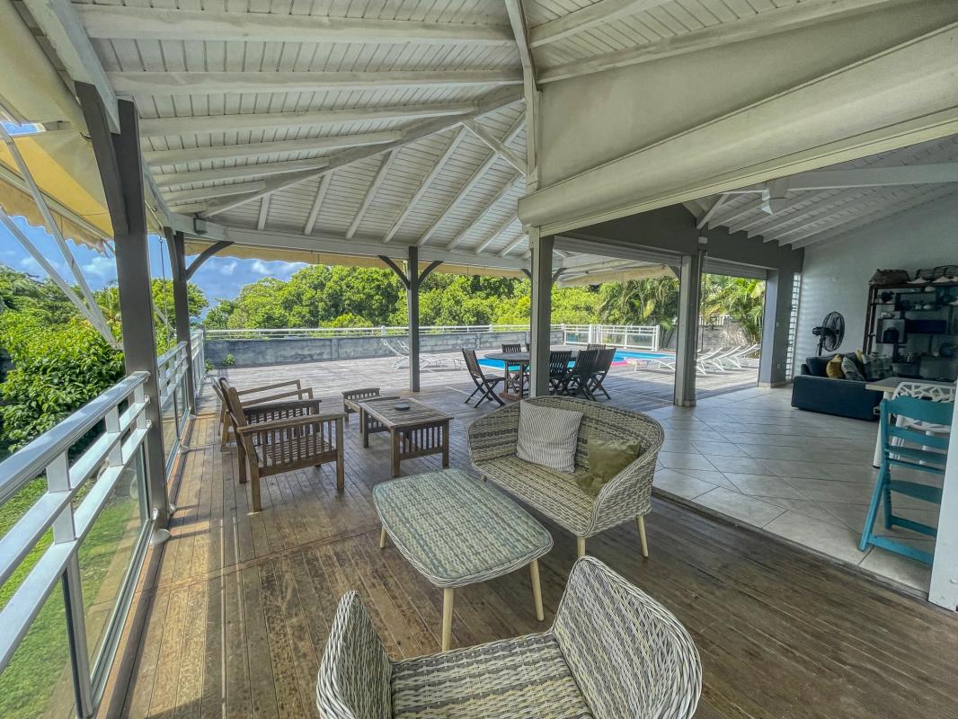 Location villa 7 personnes avec piscine au Gosier Guadeloupe_terrasse
