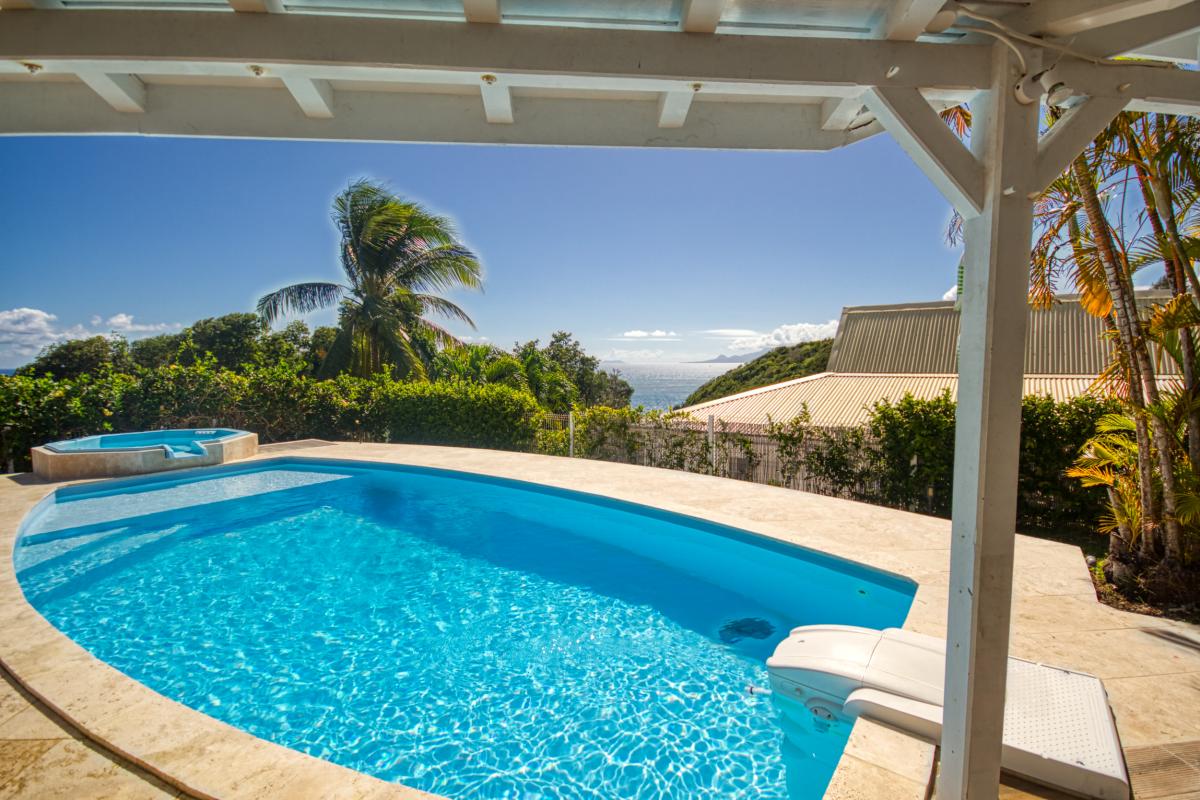 A louer villa Magar à Gosier en Guadeloupe villa 5 chambres pour 10 personnes avec piscine et vue mer