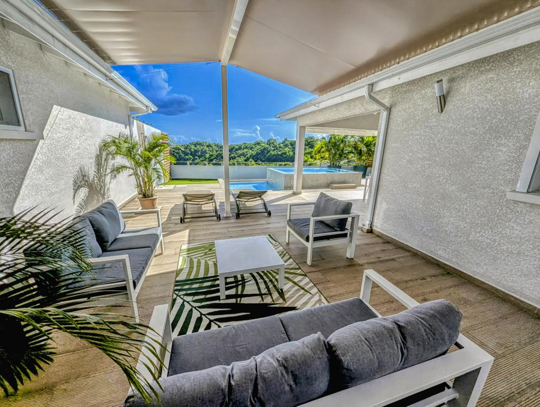 Location Villa Pearl piscine Le Gosier Guadeloupe