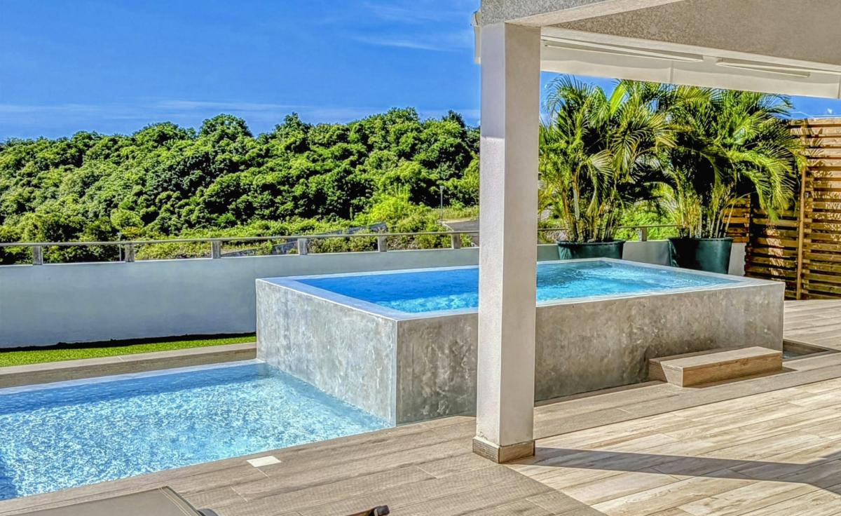Location Villa Pearl piscine Le Gosier Guadeloupe