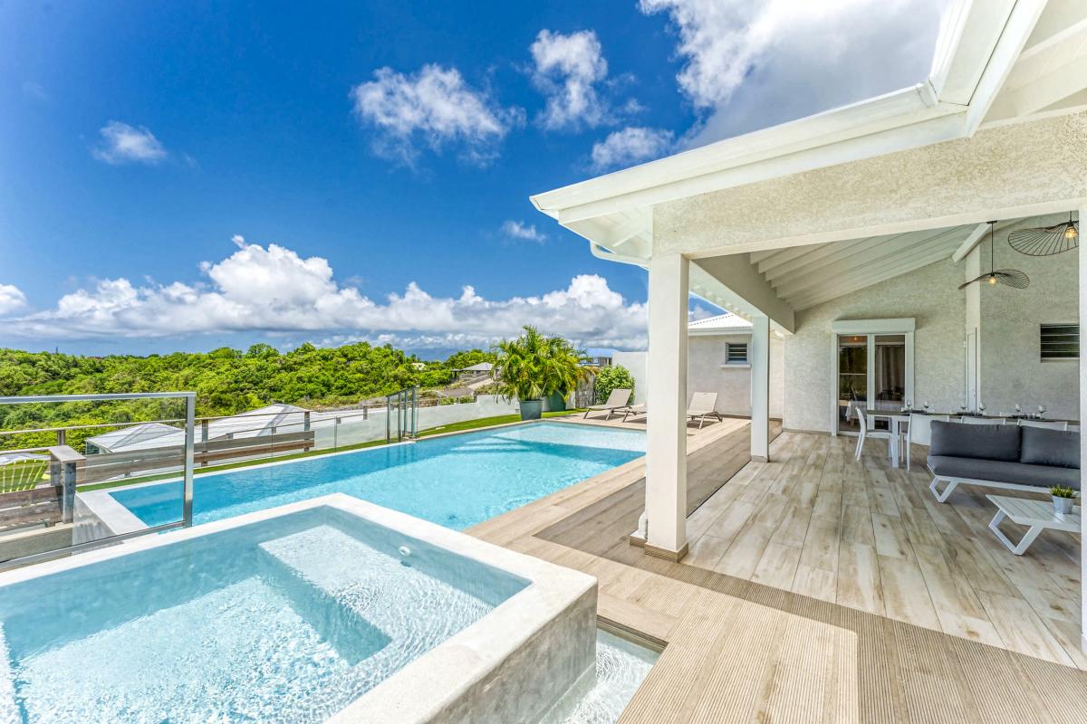 Location Villa piscine Le Gosier Guadeloupe