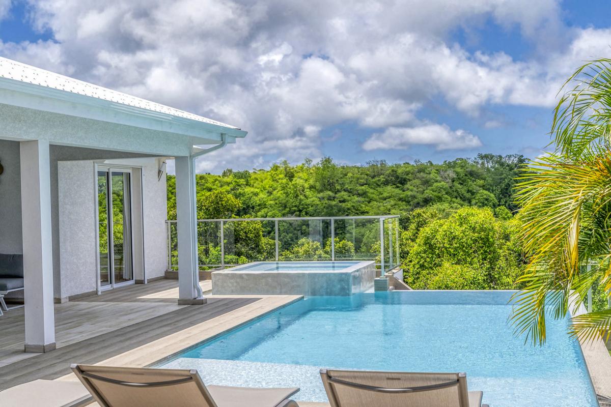 Location Villa piscine Le Gosier Guadeloupe