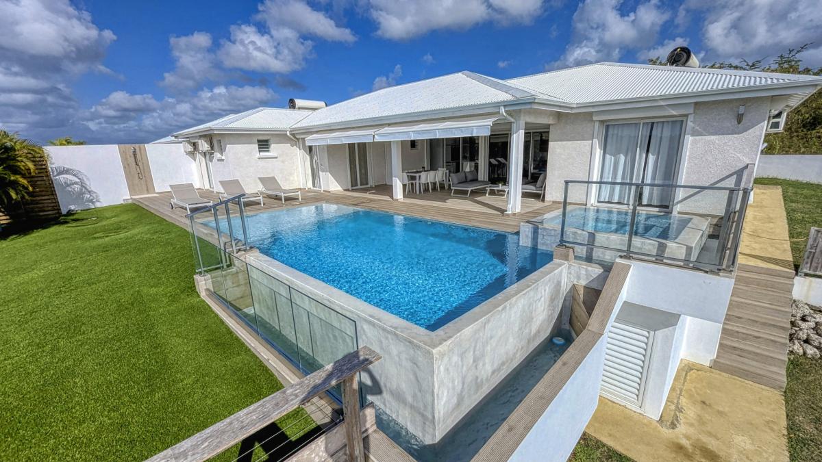 Location Villa piscine Le Gosier Guadeloupe