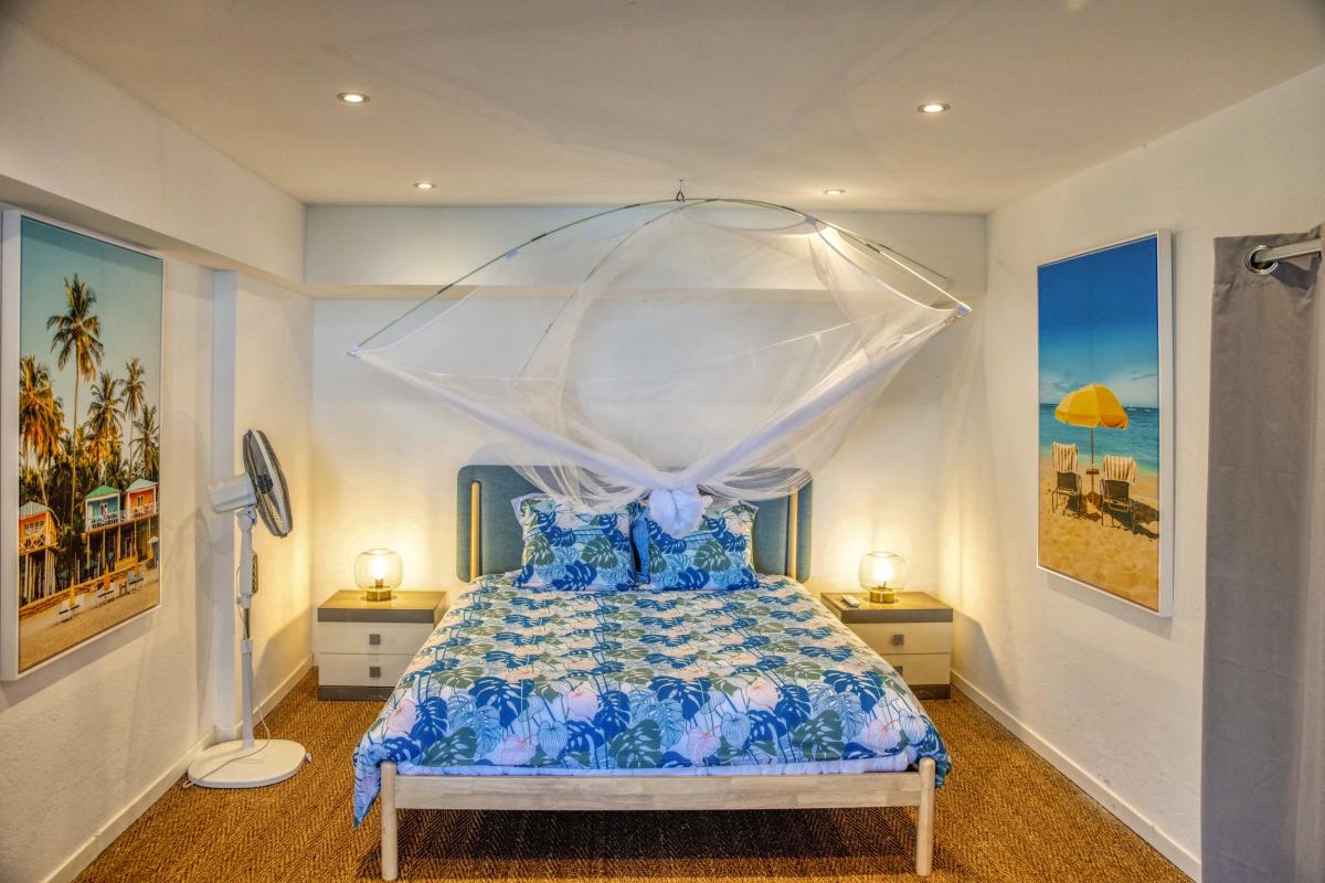 A louer villa 4 chambres au Gosier avec piscine et vue mer -chambre rdj