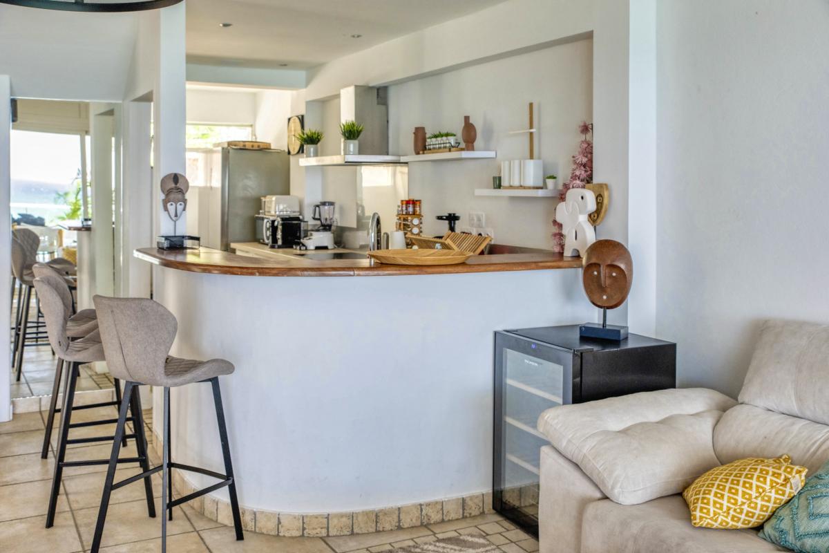 A louer villa 4 chambres au Gosier avec piscine et vue mer - salon
