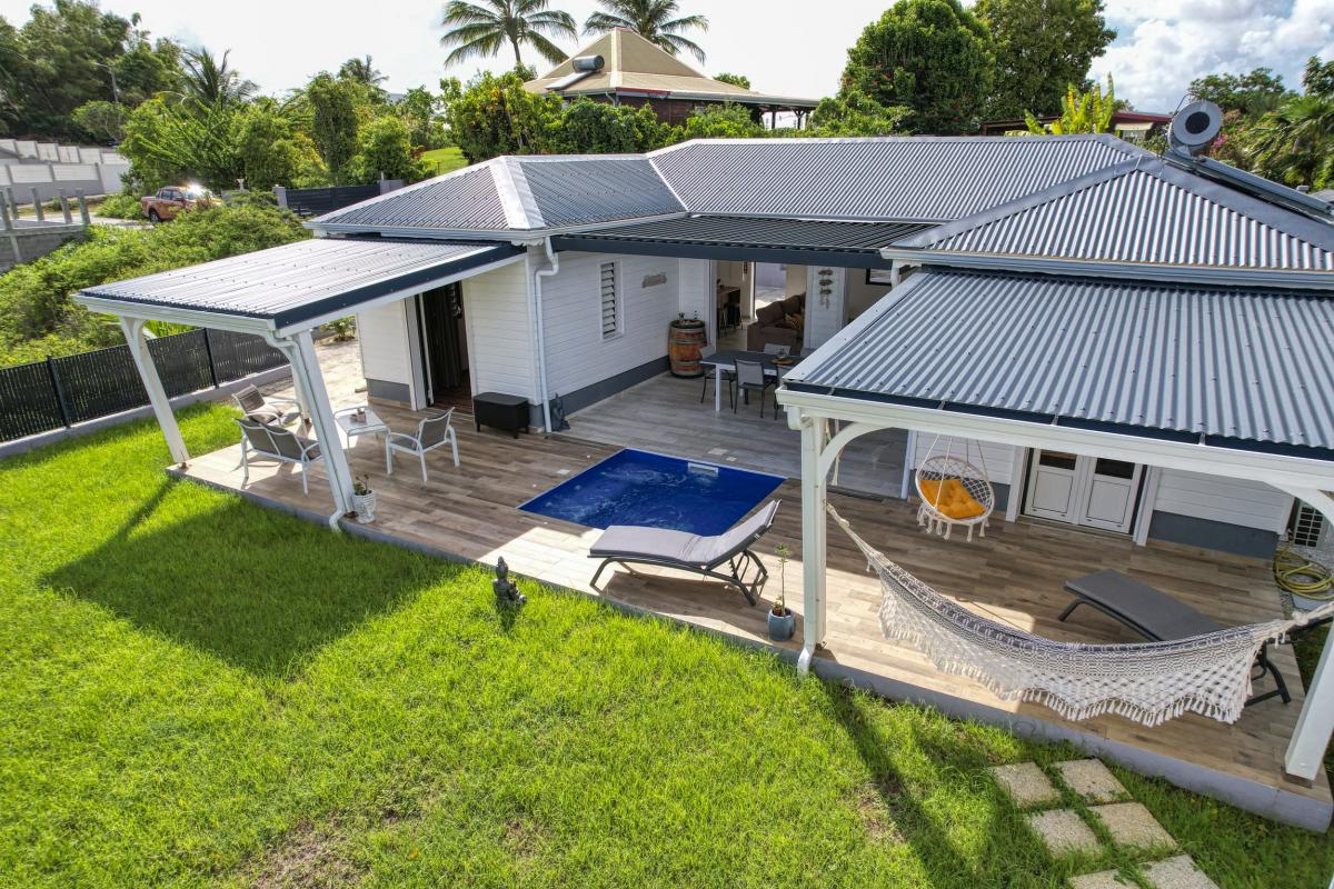Location Villa avec piscine Gosier Guadeloupe-ensemble